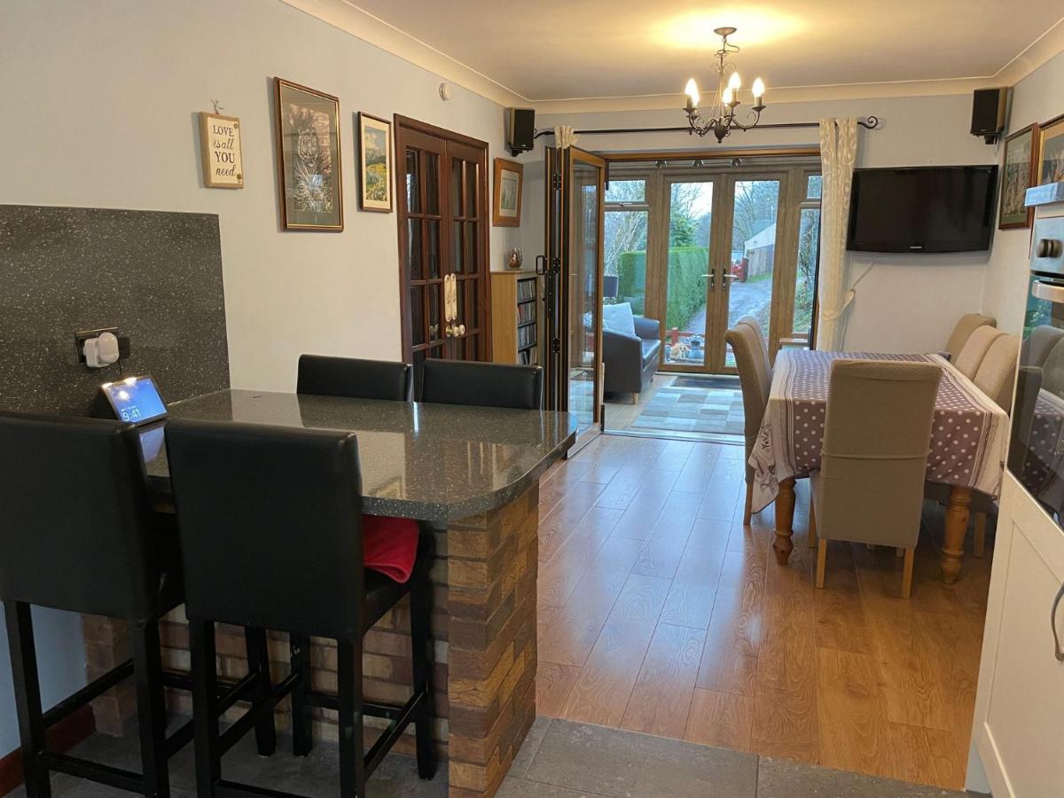 Dyffryn Taf - Spacious 3 Bedroom Bungalow Close To Amenities St Clears Exterior photo